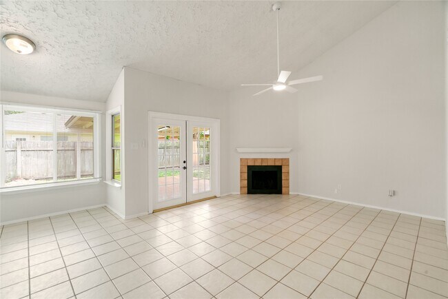 Building Photo - 11111 Drakeland Dr