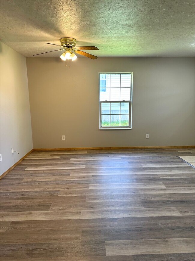 Building Photo - S0052-MF2-E1
