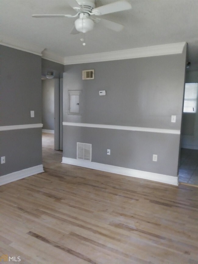 Foto del edificio - 884 Neal St NW