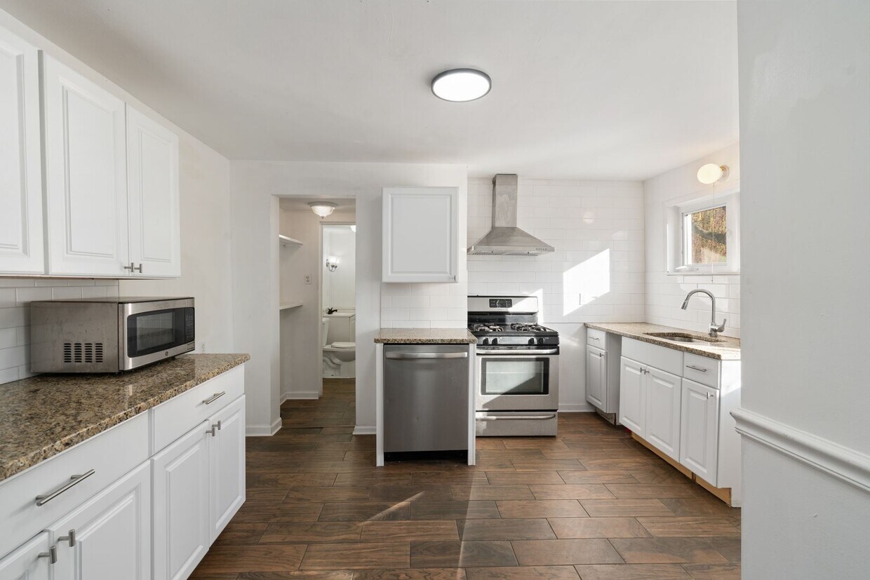 Primary Photo - MOVE IN SPECIAL! SCORE HALF OFF 1ST MONTH'S RENT IF SIGNED BY NOV. 21! Beautiful 5 Bedroom home i...