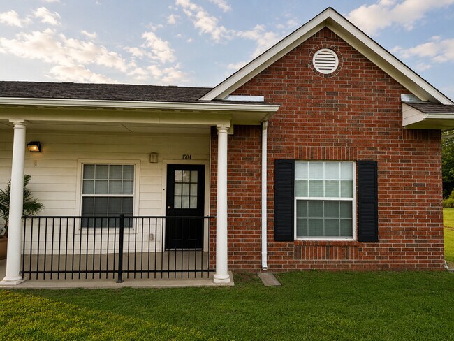 Foto del edificio - Claremore Village Senior Apartments