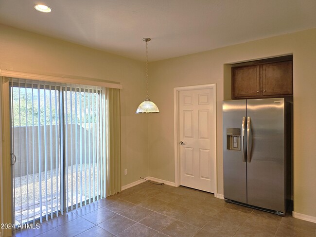 Building Photo - 6111 E Knolls Way