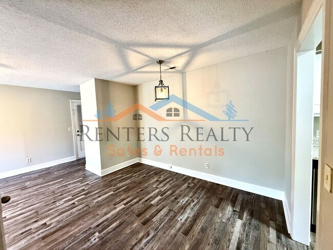Foto del edificio - Beautifully Updated Condo Available Now!