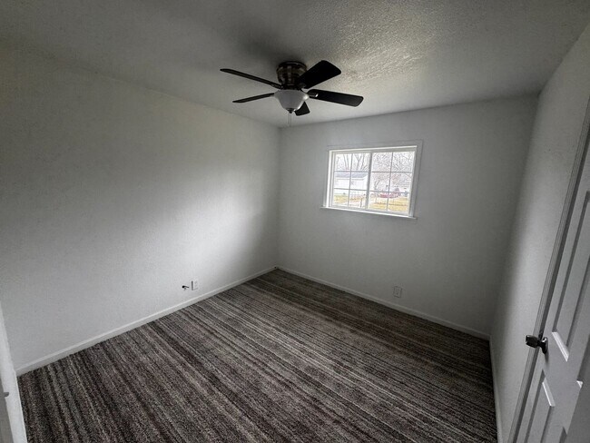 Foto del edificio - 3 bed/ 1 Bath