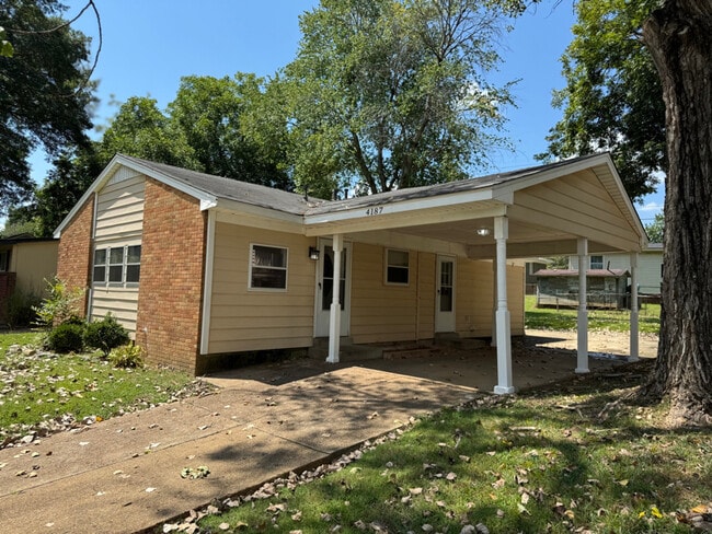 Building Photo - 4187 Falcon Dr