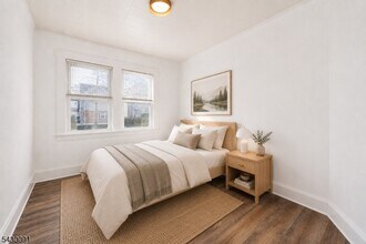 Building Photo - 9 Kling St