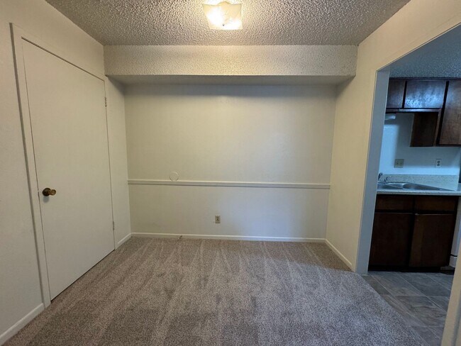 Foto del edificio - 4308 Lake Rd
