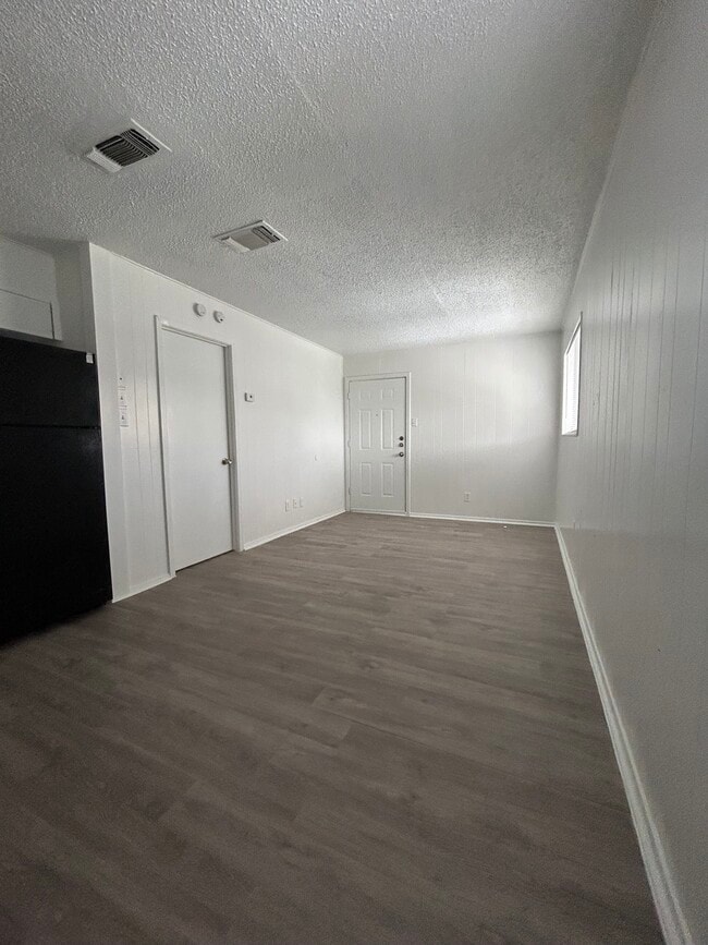 Living Area - Palm Square Apartments