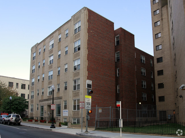 Foto del edificio - Parkfair Apartments