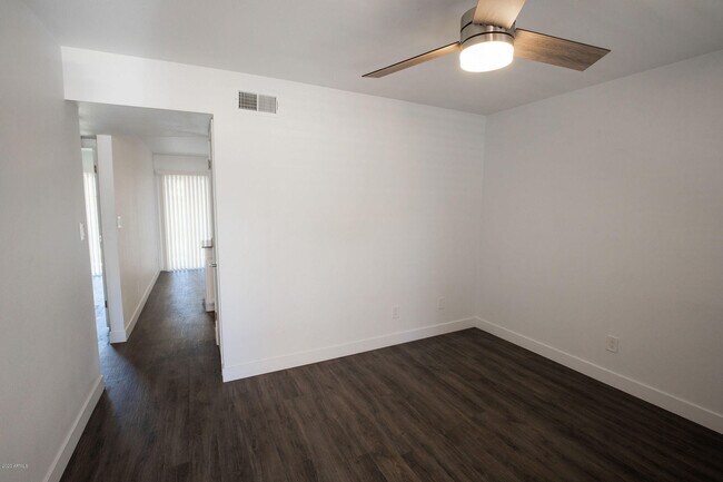 Foto del edificio - 524 S Stapley Dr