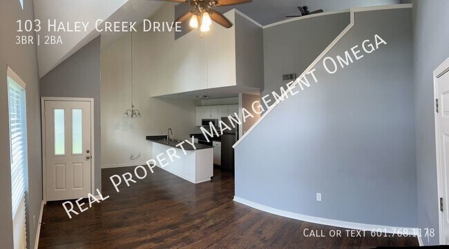 Foto del edificio - Updated Comfort and Convenience in Madison