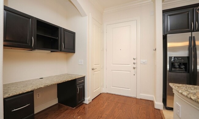 Foto del edificio - Top-Floor 1-Bedroom Condo in the Heart of Upper Kirby!