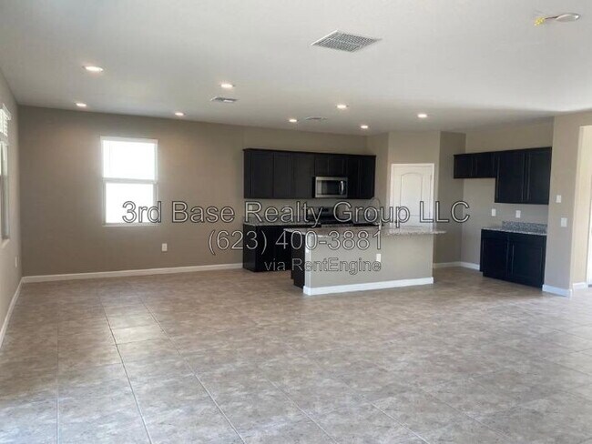 Building Photo - 3336 N 300th Dr