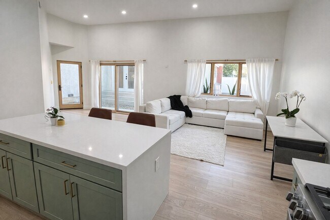 Foto del edificio - 3636 Gardenia Ave