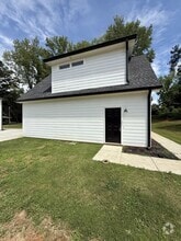 Building Photo - 209 Briarcliff Ln