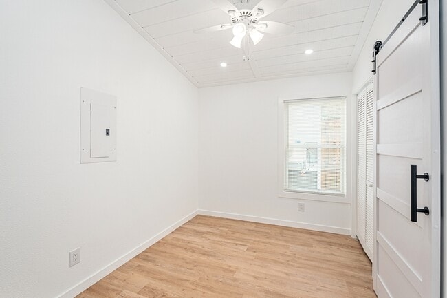 Foto del edificio - 720 Pritchett Ln