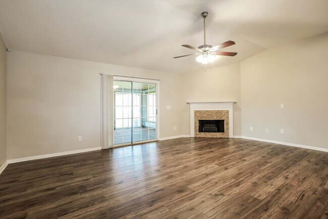 Foto del edificio - 3701 Woodbriar Dr