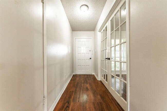 Foto del edificio - 11 S Amburn Rd