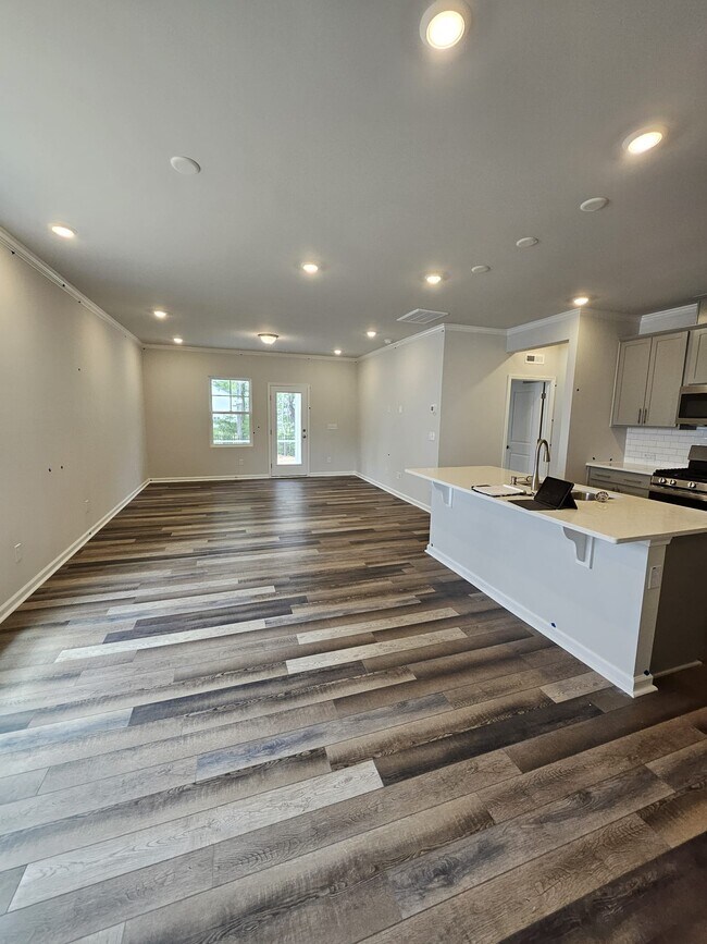 Building Photo - 2509 Tobacco Root Dr