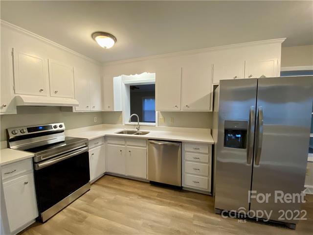 Building Photo - 515 Wilcrest Dr