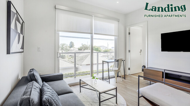 Foto del edificio - 8820 Belford Ave