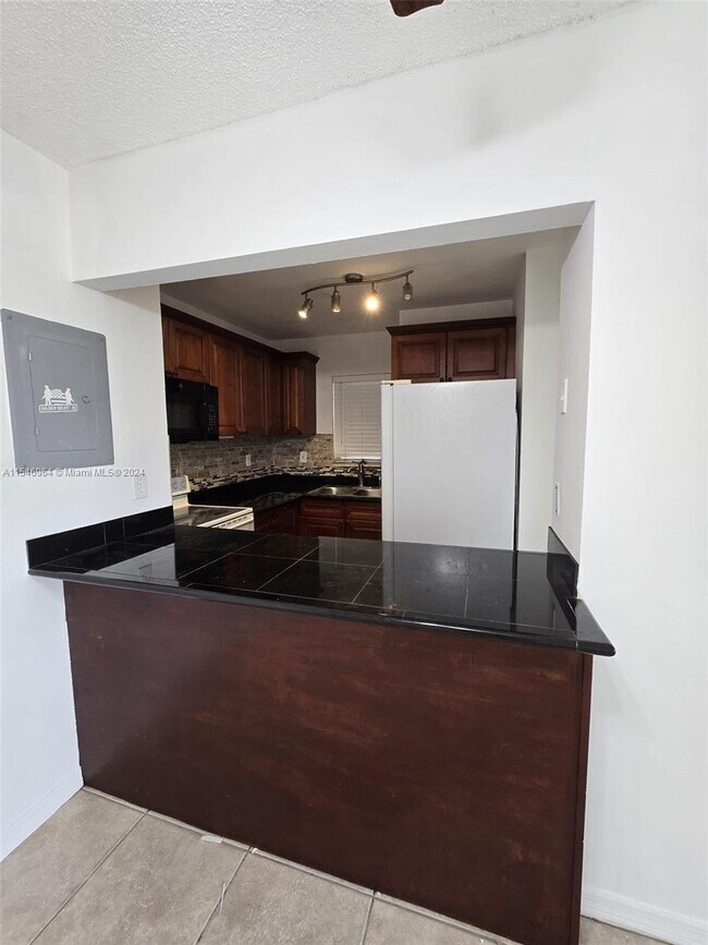 Foto del edificio - 816 NW 87th Ave