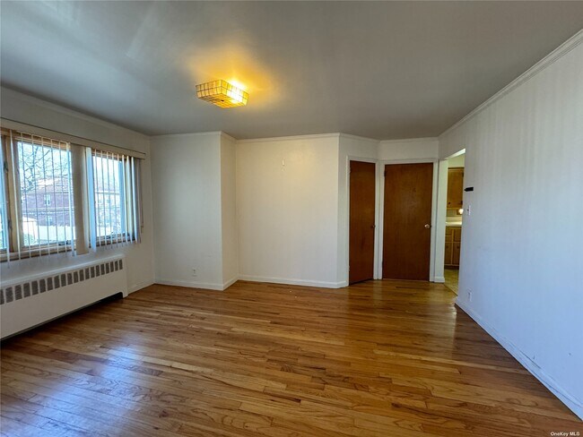 Foto del edificio - 35-32 210th St