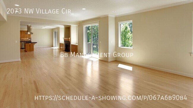 Building Photo - Newer Forest Heights Townhome Close to Nik...