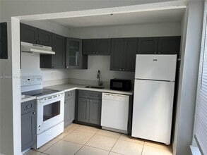 Building Photo - 4705 NW 9th Dr