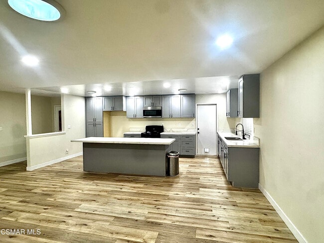 Building Photo - 2535 N Phyllis St