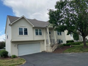 Building Photo - 2735 Canyon Dr