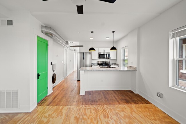 Foto del edificio - 217 W 13th St