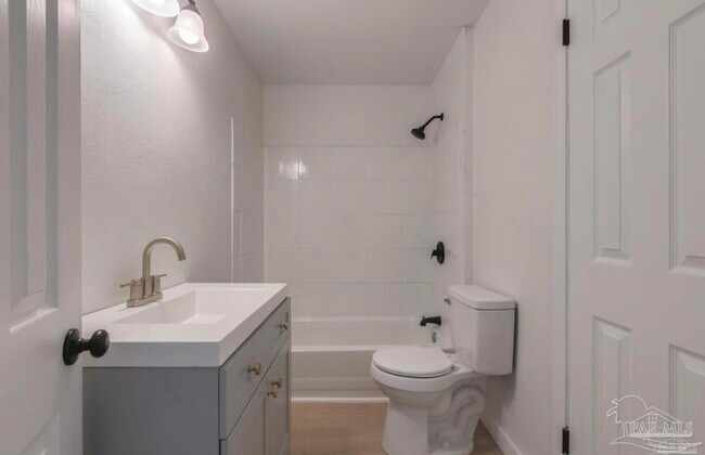 Foto del edificio - 61 E Ensley St