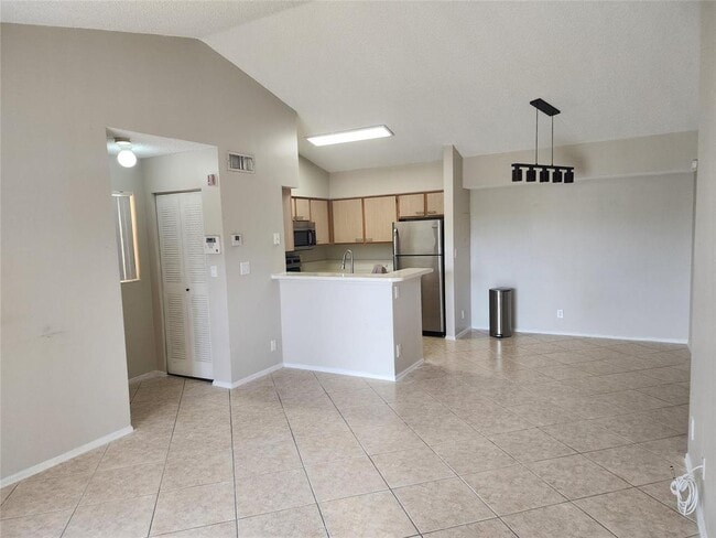 Building Photo - 7630 Westwood Dr