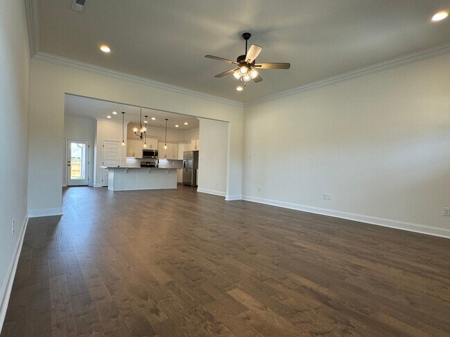 Building Photo - 12692 Juniors Dr