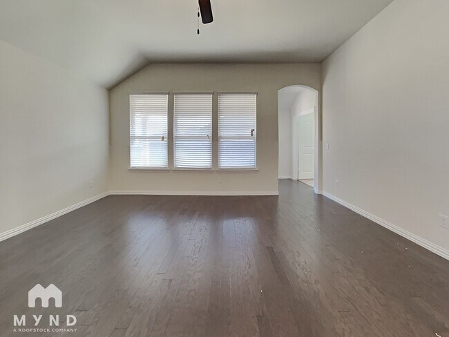 Foto del edificio - 4916 Meadow Falls Dr