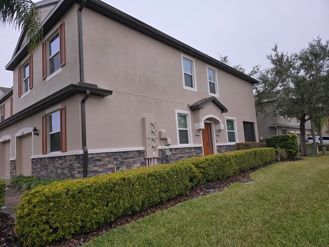 Building Photo - Suburban Wesley Chapel Living in Lakeside/...