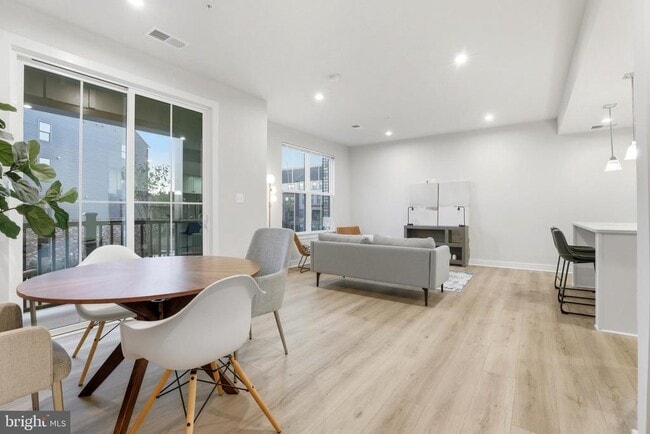 Foto del edificio - 4366 Black Tulip Wy