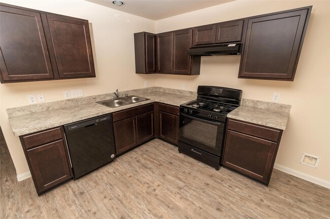 Foto del edificio - 21155 Sprouse Cir