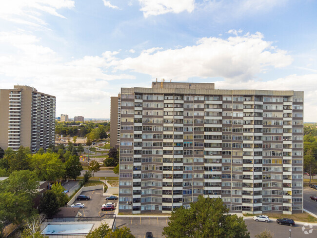 Building Photo - 100 Sprucewood Court