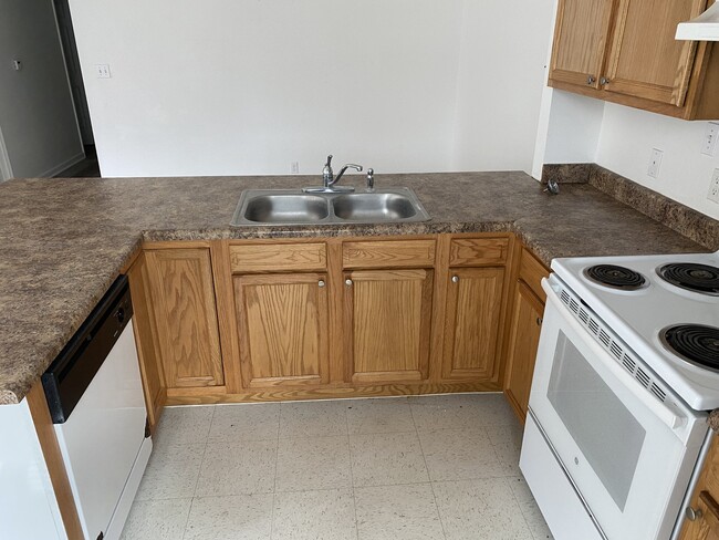 Building Photo - 113 South Adams Street, Unit 8