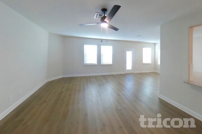 Building Photo - 1106 Bullock Dr