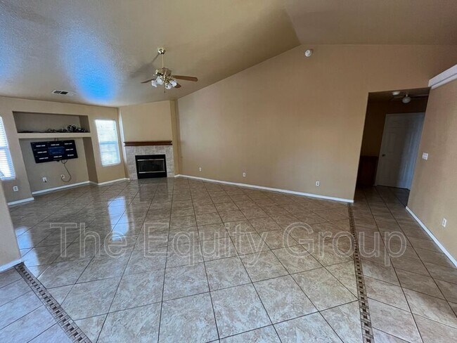 Foto del edificio - 1672 W Julieanne Ave