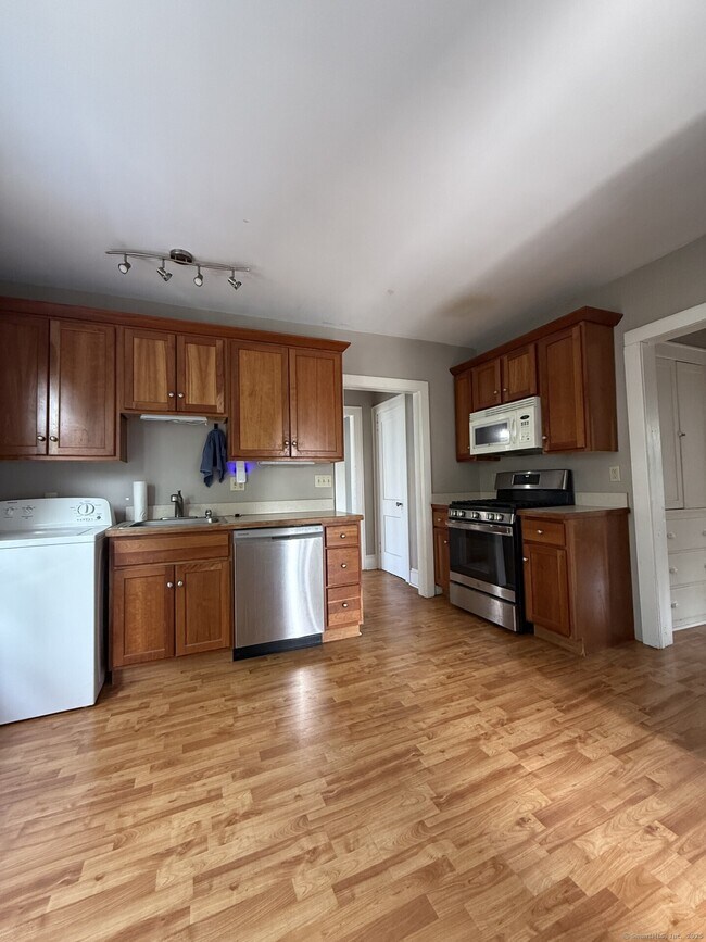 Foto del edificio - 97 Maplewood Ave