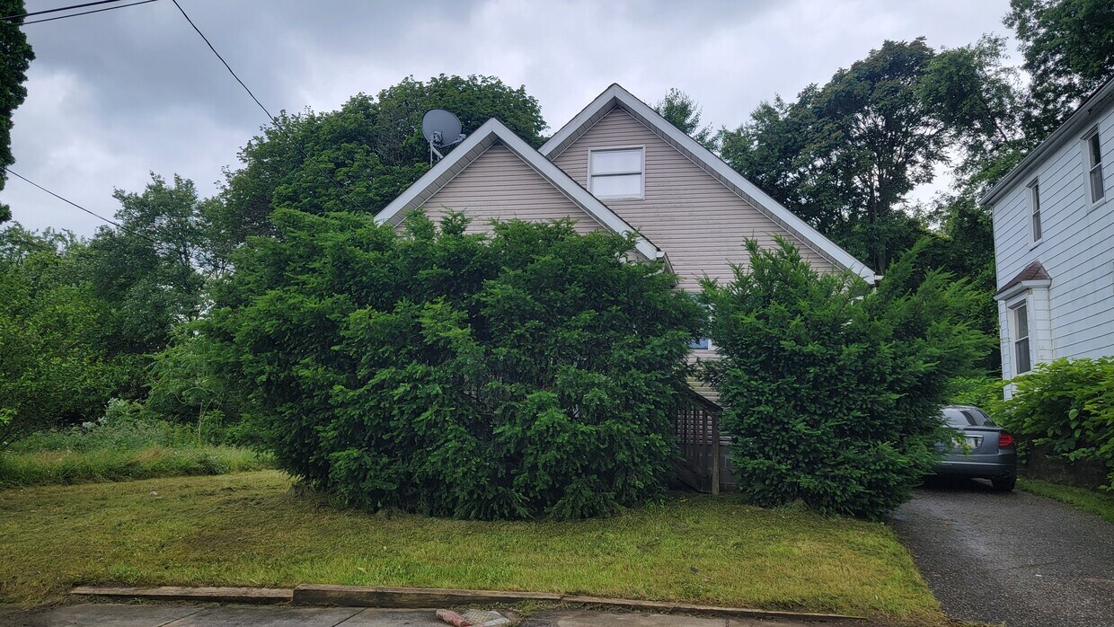 Primary Photo - 1360 8th Ave