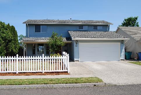 Foto del edificio - Wonderful Two Level Four Bedroom in Beautiful & Convenient East County