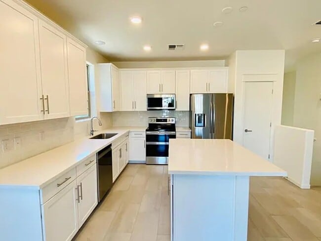 Foto del edificio - 300 N Gila Springs Blvd