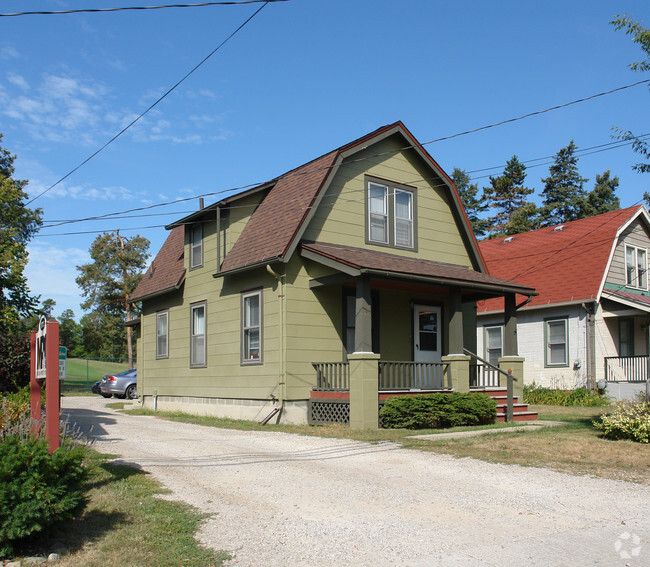 Building Photo - 1710 S State St