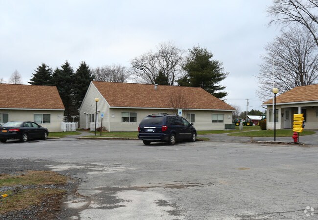 Building Photo - Creekside Apartments