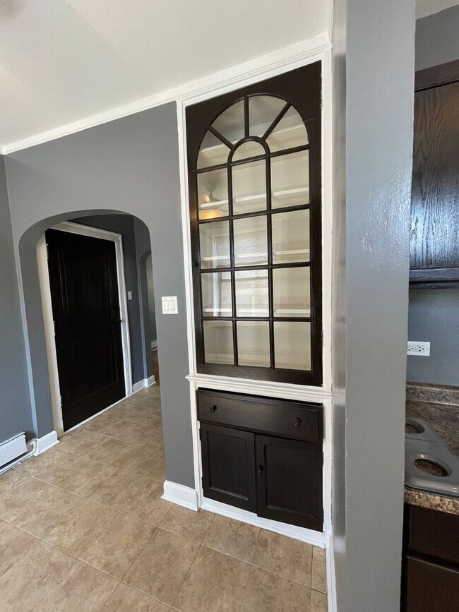 Building Photo - 5057 W Agatite Ave